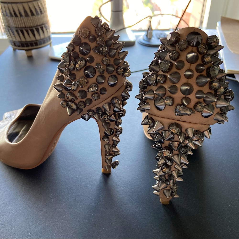 Sam Edelman Lorissa Spiked Heels Size 7 Nude Color